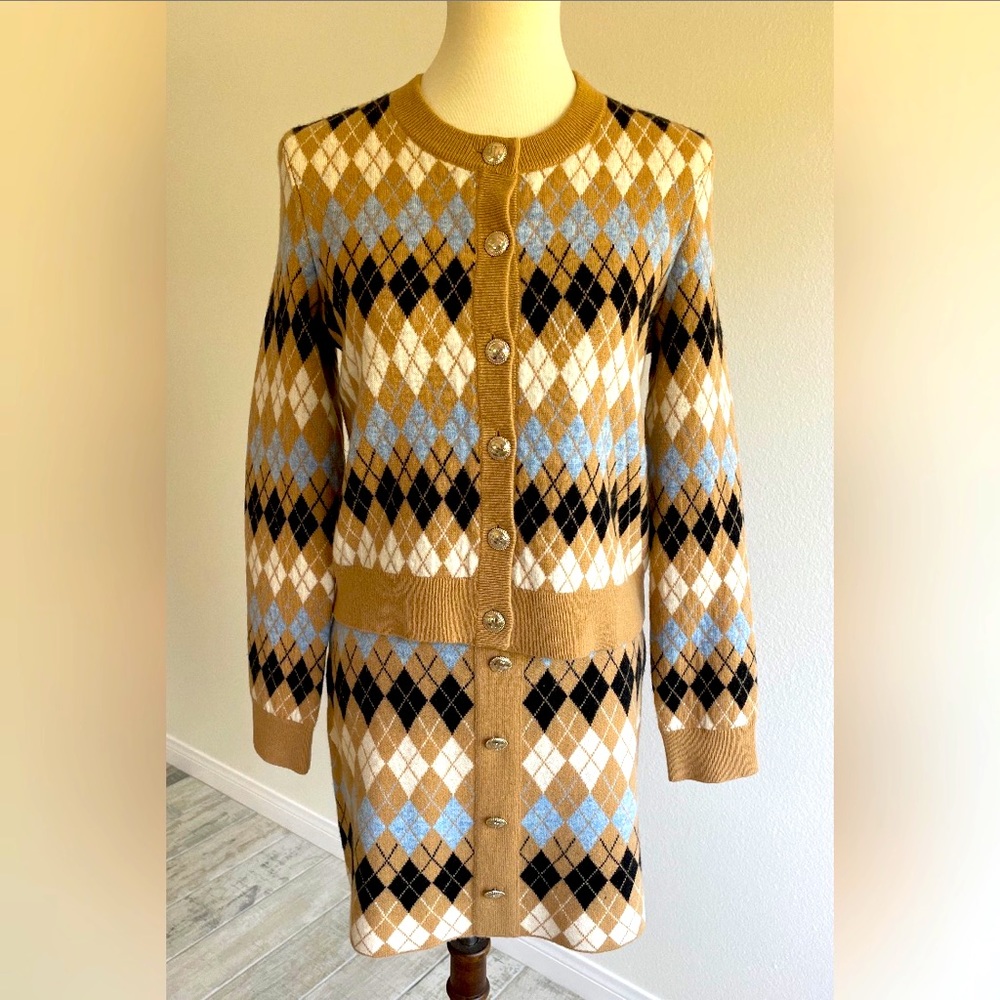 Maje camel two pieces set sweater and skirt. Size 2 and 38. NWT